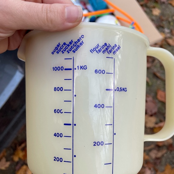 Tupperware - Picture 5 of 6